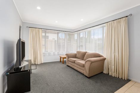 Photo of property in 14 Bowman Place, Whitby, Porirua, 5024