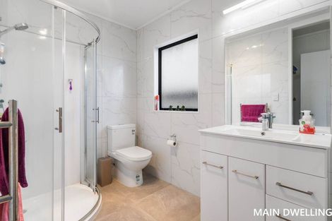 Photo of property in 165 Bradbury Road, Botany Downs, Auckland, 2010