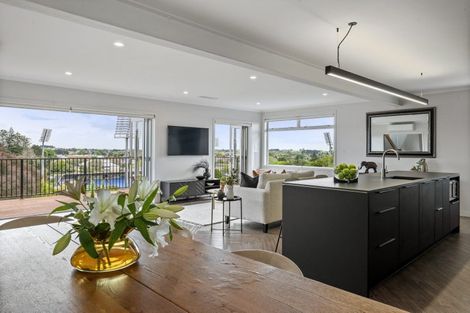 Photo of property in 2 Prospect Terrace, Pukekohe, 2120