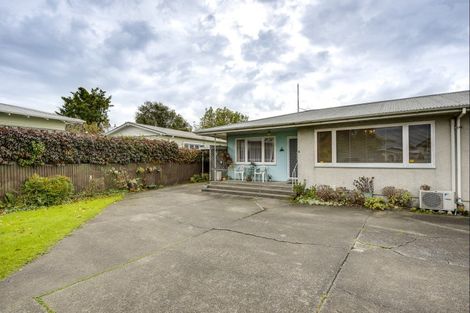 Photo of property in 2/108 Charlotte Crescent, Mayfair, Hastings, 4122