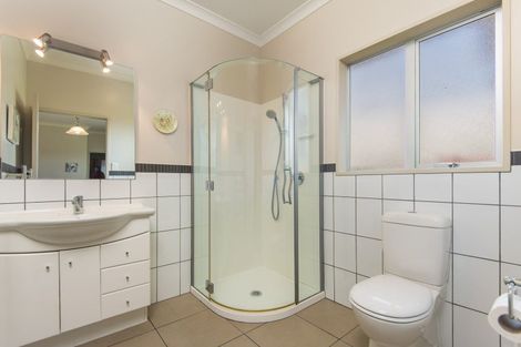 Photo of property in 9 Orakei Road, Kelvin Grove, Palmerston North, 4470