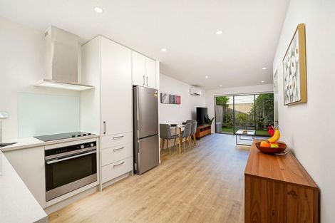 Photo of property in 10/12 Tawa Road, Te Atatu Peninsula, Auckland, 0610