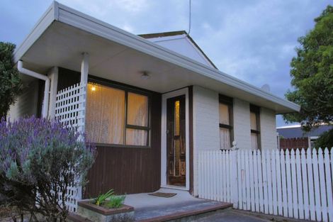 Photo of property in 32 Cecil Place, Cloverlea, Palmerston North, 4412