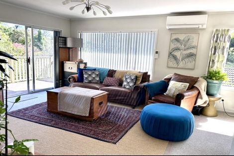 Photo of property in 2/20 Malters Place, Browns Bay, Auckland, 0630