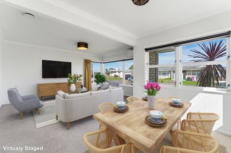 Photo of property in 55 Karaka Crescent, Levin, 5510