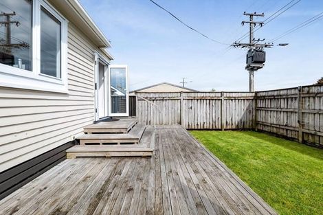 Photo of property in 1/324 Carrington Street, Vogeltown, New Plymouth, 4310
