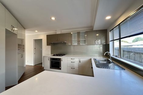 Photo of property in 2/48 Seabrook Avenue, New Lynn, Auckland, 0600