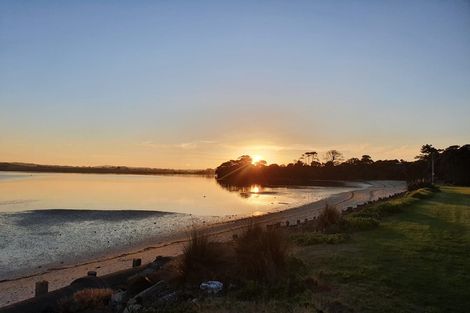 Photo of property in 9 Beach Road, Glenbrook, Waiuku, 2681
