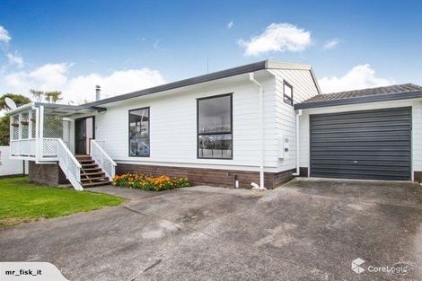 Photo of property in 1 Graham Avenue, Te Atatu Peninsula, Auckland, 0610