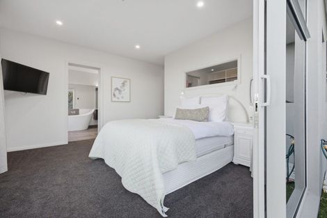 Photo of property in 57 Omokoroa Road, Omokoroa, 3114