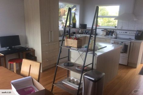 Photo of property in 5 Cron Avenue, Te Atatu South, Auckland, 0610