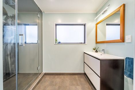 Photo of property in 5 Ashburn Road, Wainuiomata, Lower Hutt, 5014