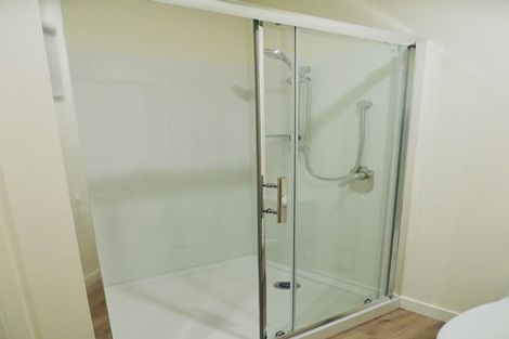 Photo of property in 1/73 Birkdale Road, Birkdale, Auckland, 0626