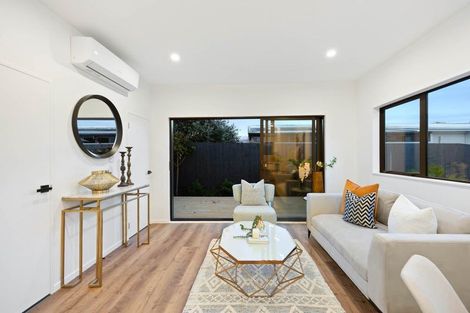 Photo of property in 5/81 Vodanovich Road, Te Atatu South, Auckland, 0610