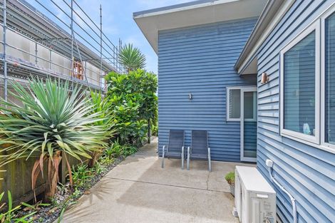 Photo of property in 18 Olliver Grove, Waikanae Beach, Waikanae, 5036