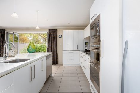 Photo of property in 10 Willowbrook Place, Fendalton, Christchurch, 8052