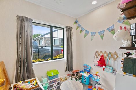 Photo of property in 1/15 Ronald Street, Strandon, New Plymouth, 4312