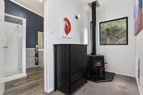 Photo of property in 30 Wood Bay Road, Titirangi, Auckland, 0604