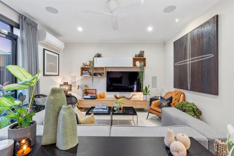 Photo of property in 4 Nohanga Lane, Hobsonville, Auckland, 0616