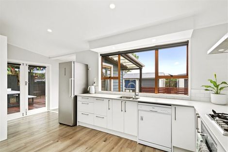 Photo of property in 19 Elizabeth Street, Moera, Lower Hutt, 5010