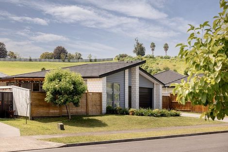 Photo of property in 106 Whakaturou Crescent, Pyes Pa, Tauranga, 3112