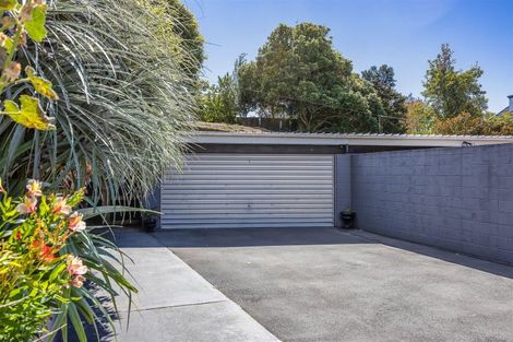Photo of property in 1/5 Whareora Terrace, Cashmere, Christchurch, 8022