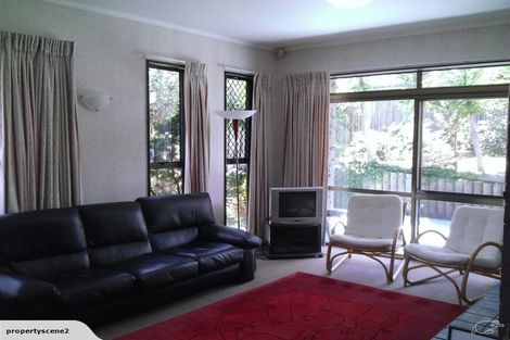 Photo of property in 10 Cornelian Crescent, Half Moon Bay, Auckland, 2012