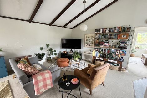 Photo of property in 1a Woodstock Terrace, Tawa, Wellington, 5028