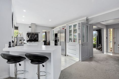 Photo of property in 2 Fernwater Place, Flagstaff, Hamilton, 3210