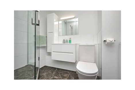 Photo of property in 7/2 Atarangi Road, Greenlane, Auckland, 1051