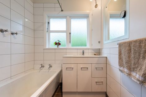 Photo of property in 22 Raroa Terrace, Tawa, Wellington, 5028