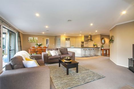 Photo of property in 35 Lough Bourne Drive, Pukekohe, 2120
