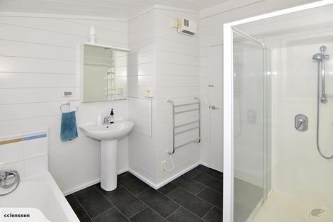 Photo of property in 60 Nalanda Crescent, Broadmeadows, Wellington, 6035