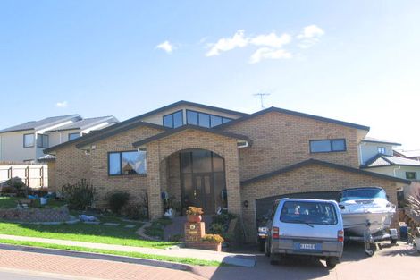 Photo of property in 59 San Valentino Drive, Henderson, Auckland, 0612