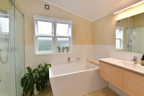 Photo of property in 1/108 Parkhurst Road, Parakai, 0830