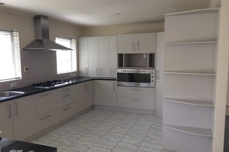 Photo of property in 14 Nanleen Rise, Manurewa, Auckland, 2105