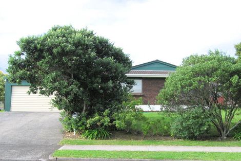 Photo of property in 17 Jillteresa Crescent, Half Moon Bay, Auckland, 2012