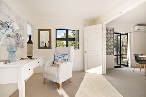 Photo of property in 3a Seacrest Drive, West Harbour, Auckland, 0618