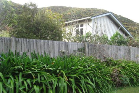 Photo of property in 202 Happy Valley Road, Owhiro Bay, Wellington, 6023