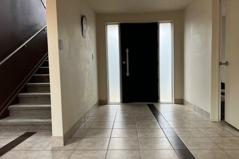 Photo of property in 37 Scarlet Oak Drive, Schnapper Rock, Auckland, 0632