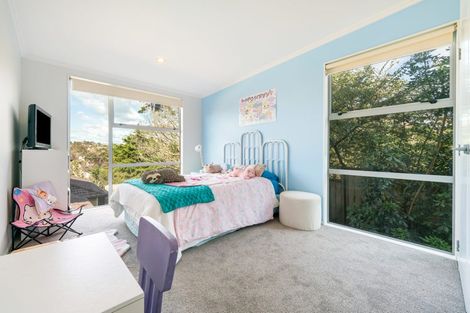 Photo of property in 4 Ilam Lane, Fairview Heights, Auckland, 0632