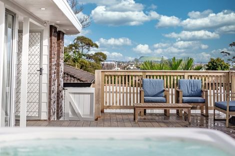 Photo of property in 1/3 Benygloe Place, Highland Park, Auckland, 2010