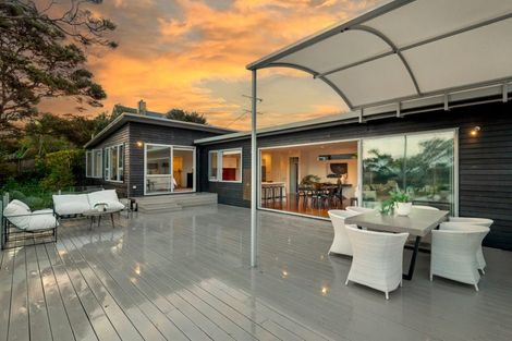 Photo of property in 26 Matheson Road, Red Beach, 0932