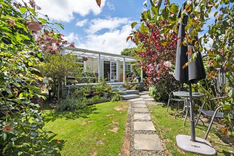 Photo of property in 89 Bridge Street, Bulls, 4818