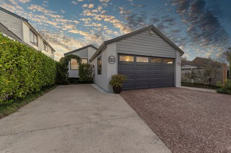 Photo of property in 1/32 Glucina Avenue, West Harbour, Auckland, 0618