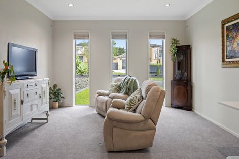 Photo of property in 23 Ina Ville Drive, Pukekohe, 2120