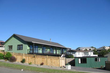 Photo of property in 4 Pine Ridge Terrace, Waikanae Beach, Waikanae, 5036