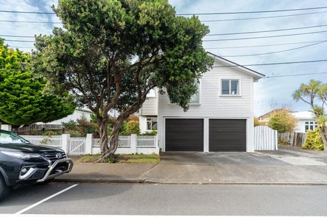 Photo of property in 30 Stone Street, Miramar, Wellington, 6022