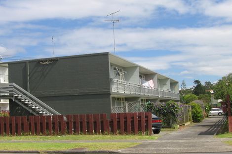 Photo of property in 3/764 Beach Road, Browns Bay, Auckland, 0630