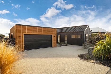 Photo of property in 13 Falconer Rise, Jacks Point, Queenstown, 9371